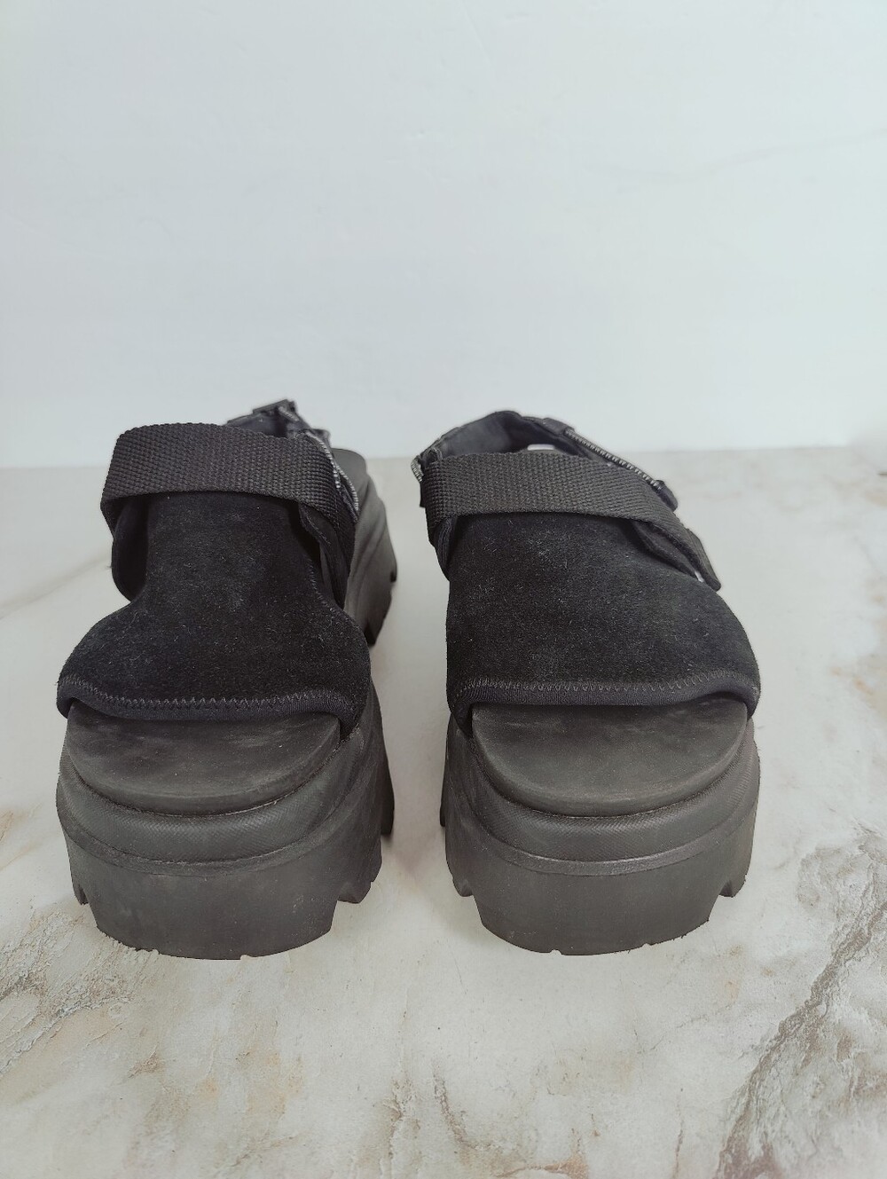 UGG Women's Cady Bungee Cord Platform Sandals, Black, Sz 7 - Picture 7 of 9